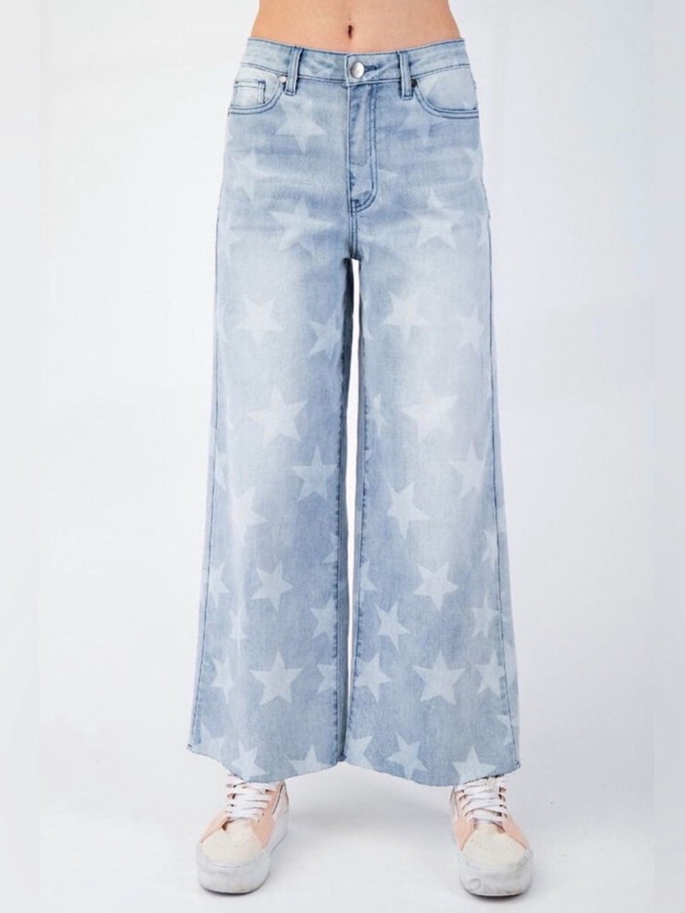 Easel Light Wash Star-Print Wide Leg Jeans NWT